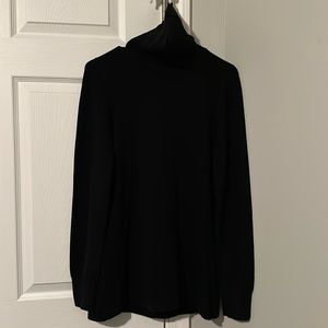 Black Turtleneck Sweater. Semi-fitted. Long style.